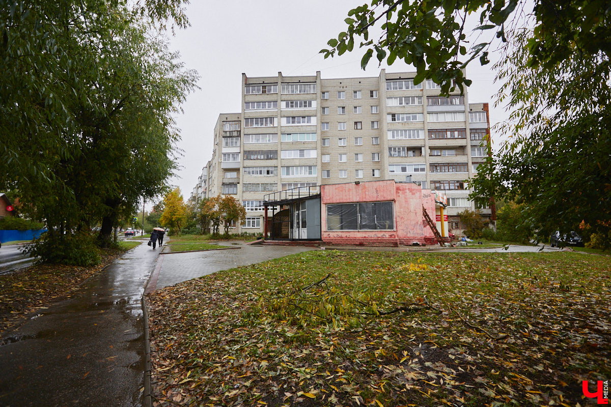 2 октября в 1914 году во Владимире родился Юрий Левитан, легендарный диктор Всесоюзного радио. И воздействие его голоса на советских людей было огромным. Поэтому неудивительно, что в нашем городе появилась улица его имени, которая год от года все больше превращается в мемориальную. Давайте прогуляемся по ней и посмотрим, сколько там памятников «голосу истории» и объектов, носящих его имя.