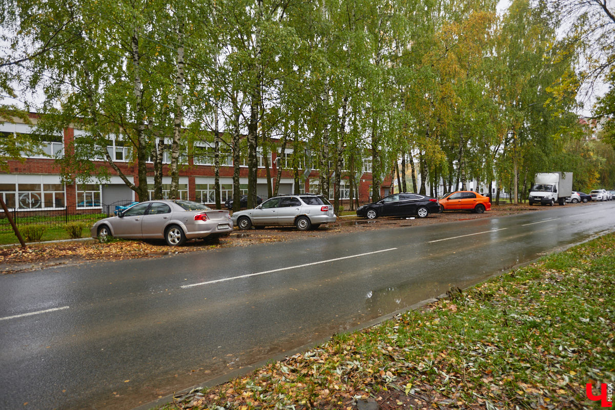 2 октября в 1914 году во Владимире родился Юрий Левитан, легендарный диктор Всесоюзного радио. И воздействие его голоса на советских людей было огромным. Поэтому неудивительно, что в нашем городе появилась улица его имени, которая год от года все больше превращается в мемориальную. Давайте прогуляемся по ней и посмотрим, сколько там памятников «голосу истории» и объектов, носящих его имя.