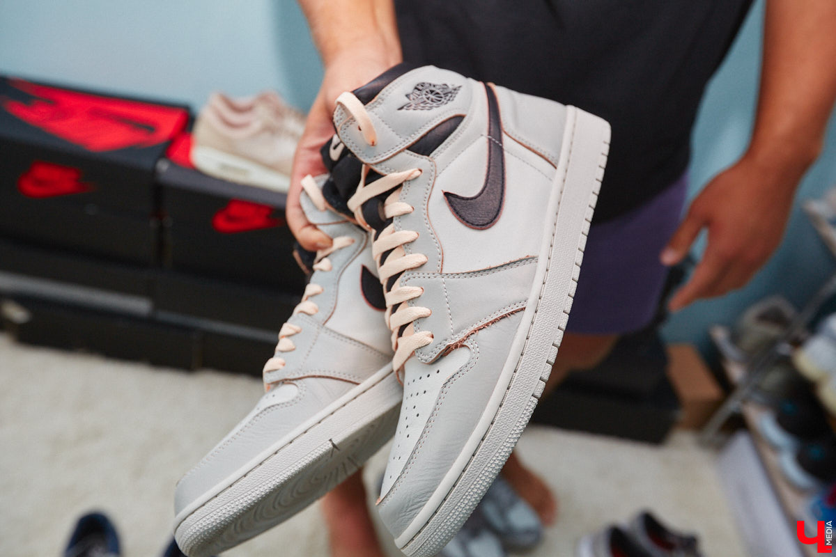 Вы знаете, кто такой «сникерхед»? Это человек, который коллекционирует кроссовки. У жителя Владимира Александра Чунаева, например, ровно сто уникальных моделей. И все их молодой человек носит по очереди.