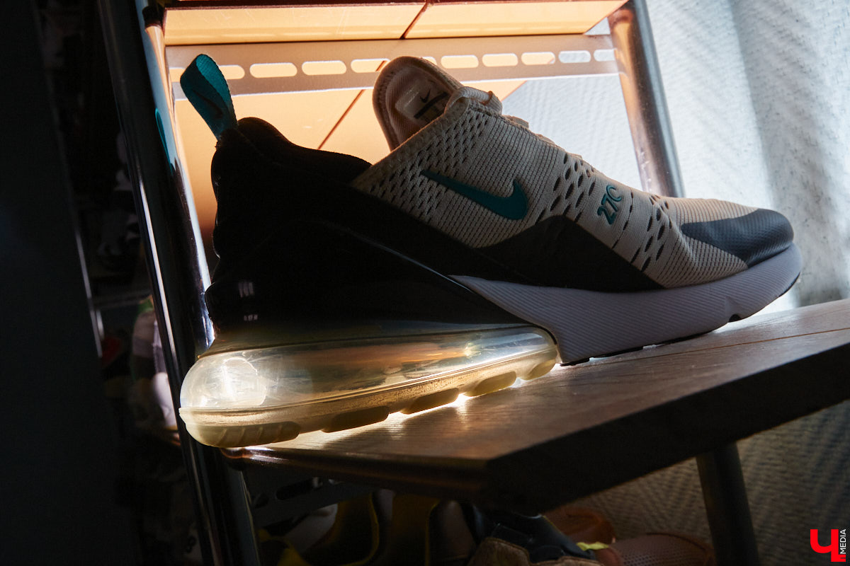 Вы знаете, кто такой «сникерхед»? Это человек, который коллекционирует кроссовки. У жителя Владимира Александра Чунаева, например, ровно сто уникальных моделей. И все их молодой человек носит по очереди.