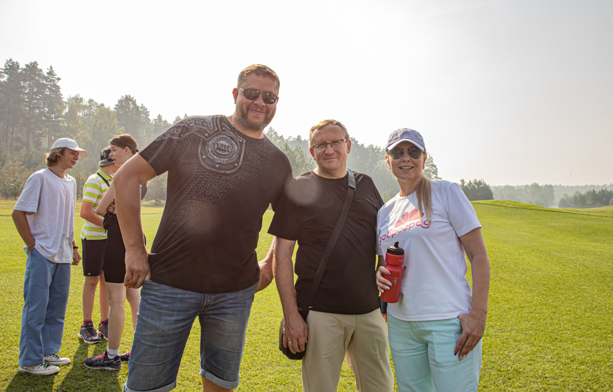 С 14 по 16 октября команда школы «МИР» приглашает только взрослых на уикенд в лагерь «Юность». Будет всё как в детстве: утренние зарядки, спортивные соревнования, творческие мастер-классы, дискотеки, трехразовое питание и дневной сон!