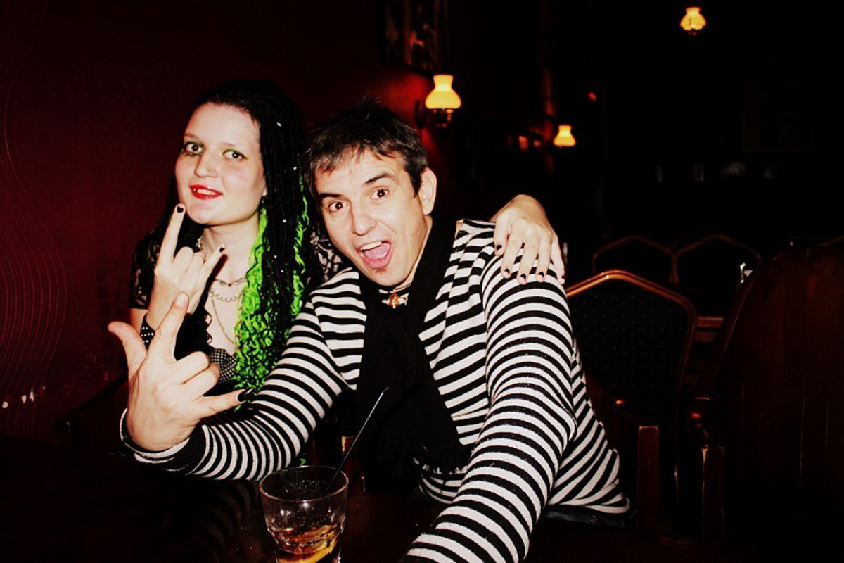 Анастасия Кобыненкова стала героиней неснятого фильма Валерии Гай Германики, спела на бэк-вокале у «НАИВа», пять лет жизни посвятила группе The Matrixx, основала собственную арт-бригаду, а также посотрудничала с большим количеством знаменитостей от Линды до Екатерины Гордон. Подробности в большом интервью с девушкой.