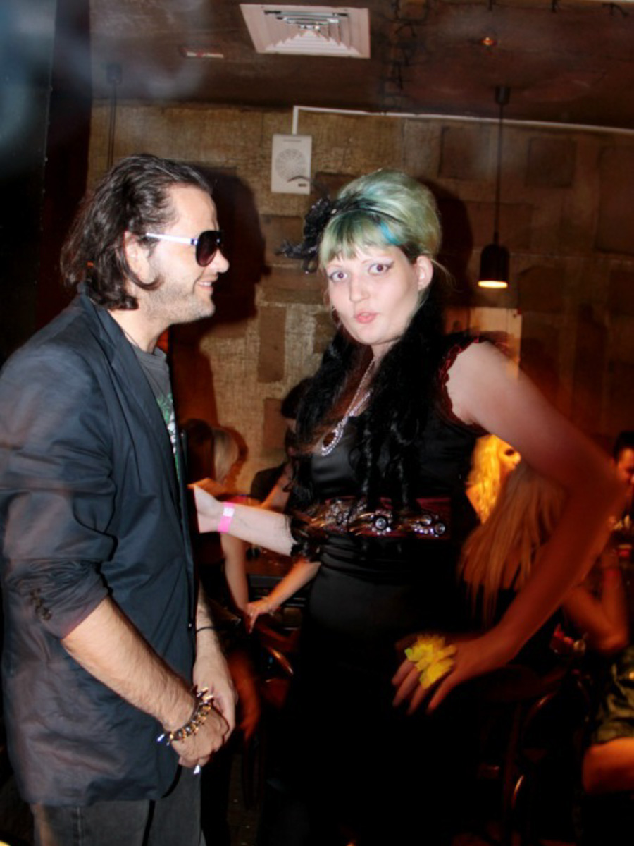 Анастасия Кобыненкова стала героиней неснятого фильма Валерии Гай Германики, спела на бэк-вокале у «НАИВа», пять лет жизни посвятила группе The Matrixx, основала собственную арт-бригаду, а также посотрудничала с большим количеством знаменитостей от Линды до Екатерины Гордон. Подробности в большом интервью с девушкой.