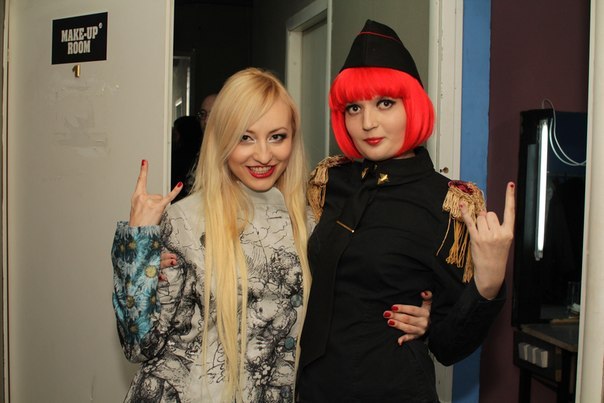 Анастасия Кобыненкова стала героиней неснятого фильма Валерии Гай Германики, спела на бэк-вокале у «НАИВа», пять лет жизни посвятила группе The Matrixx, основала собственную арт-бригаду, а также посотрудничала с большим количеством знаменитостей от Линды до Екатерины Гордон. Подробности в большом интервью с девушкой.