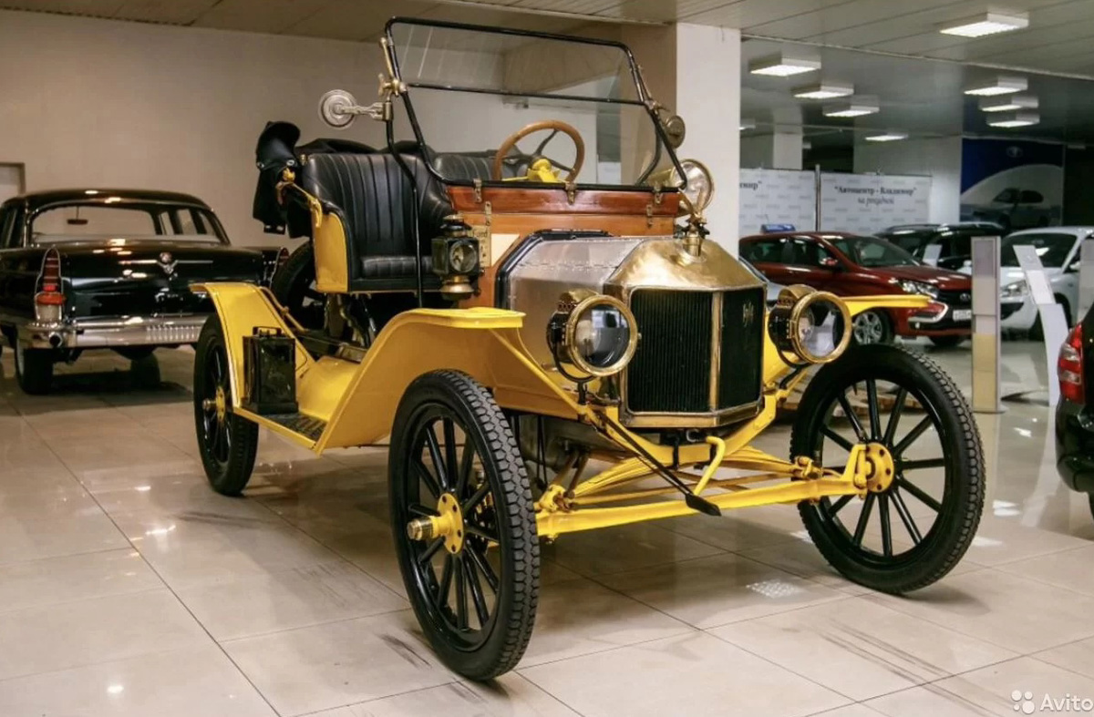 «Ключ-Медиа» продолжает рассказывать вам об интересных предложениях, что регулярно появляются на популярном интернет-сервисе товаров и услуг. На этот раз наш выбор пал на ретроавтомобили, которые можно приобрести в областном центре.