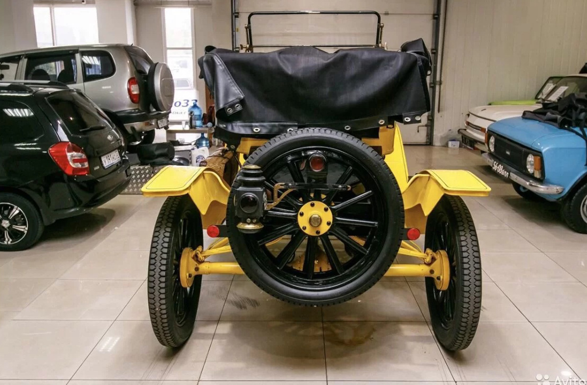 «Ключ-Медиа» продолжает рассказывать вам об интересных предложениях, что регулярно появляются на популярном интернет-сервисе товаров и услуг. На этот раз наш выбор пал на ретроавтомобили, которые можно приобрести в областном центре.