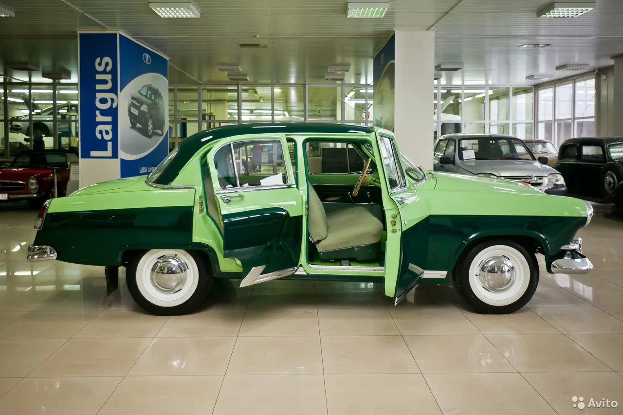 «Ключ-Медиа» продолжает рассказывать вам об интересных предложениях, что регулярно появляются на популярном интернет-сервисе товаров и услуг. На этот раз наш выбор пал на ретроавтомобили, которые можно приобрести в областном центре.