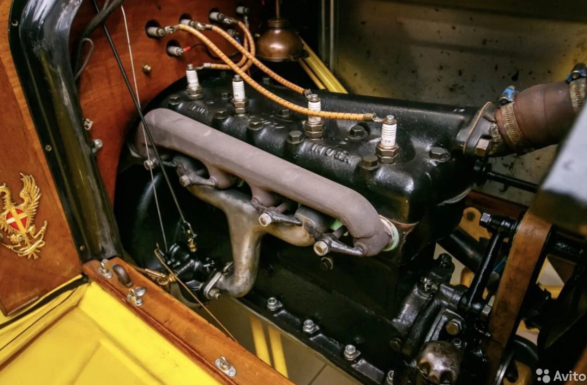 «Ключ-Медиа» продолжает рассказывать вам об интересных предложениях, что регулярно появляются на популярном интернет-сервисе товаров и услуг. На этот раз наш выбор пал на ретроавтомобили, которые можно приобрести в областном центре.