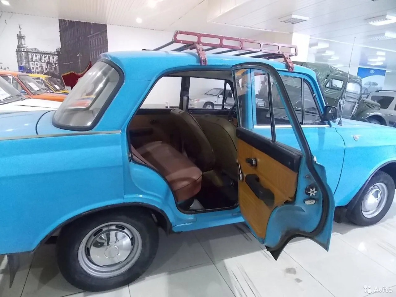 «Ключ-Медиа» продолжает рассказывать вам об интересных предложениях, что регулярно появляются на популярном интернет-сервисе товаров и услуг. На этот раз наш выбор пал на ретроавтомобили, которые можно приобрести в областном центре.