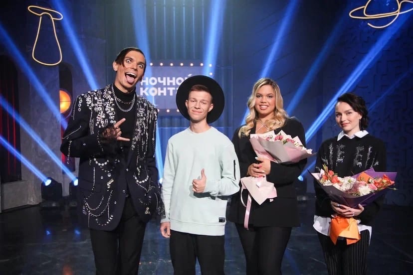 Юлия Галкина из Владимира уже не первый раз участвует в различных вокальных программах. Например, весной прошлого года она блистала на «Новой звезде». А недавно засветилась на кавер-батл-шоу «Ночной контакт», где проявила себя наилучшим образом.