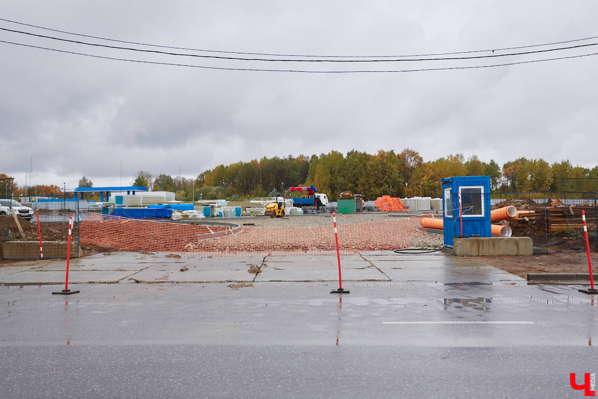 Пустыри в городе постепенно обрастают стройками. Работы одновременно ведутся на самых разных площадках. И какие-то объекты даже близки к завершению. «Ключ-Медиа» проехался по самым знаковым точкам.