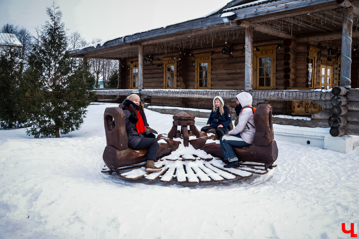 Кэшбэк кэшбэком, но всё-таки сейчас путешествия даются россиянам непросто. Вопрос не только в финансах. Беспокойство, вызванное происходящим в стране, сказывается на желании переменить обстановку, просто отдохнуть или устроить праздник. Наглядный пример: число новогодних бронирований жилья для выездных корпоративов значительно сократилось.