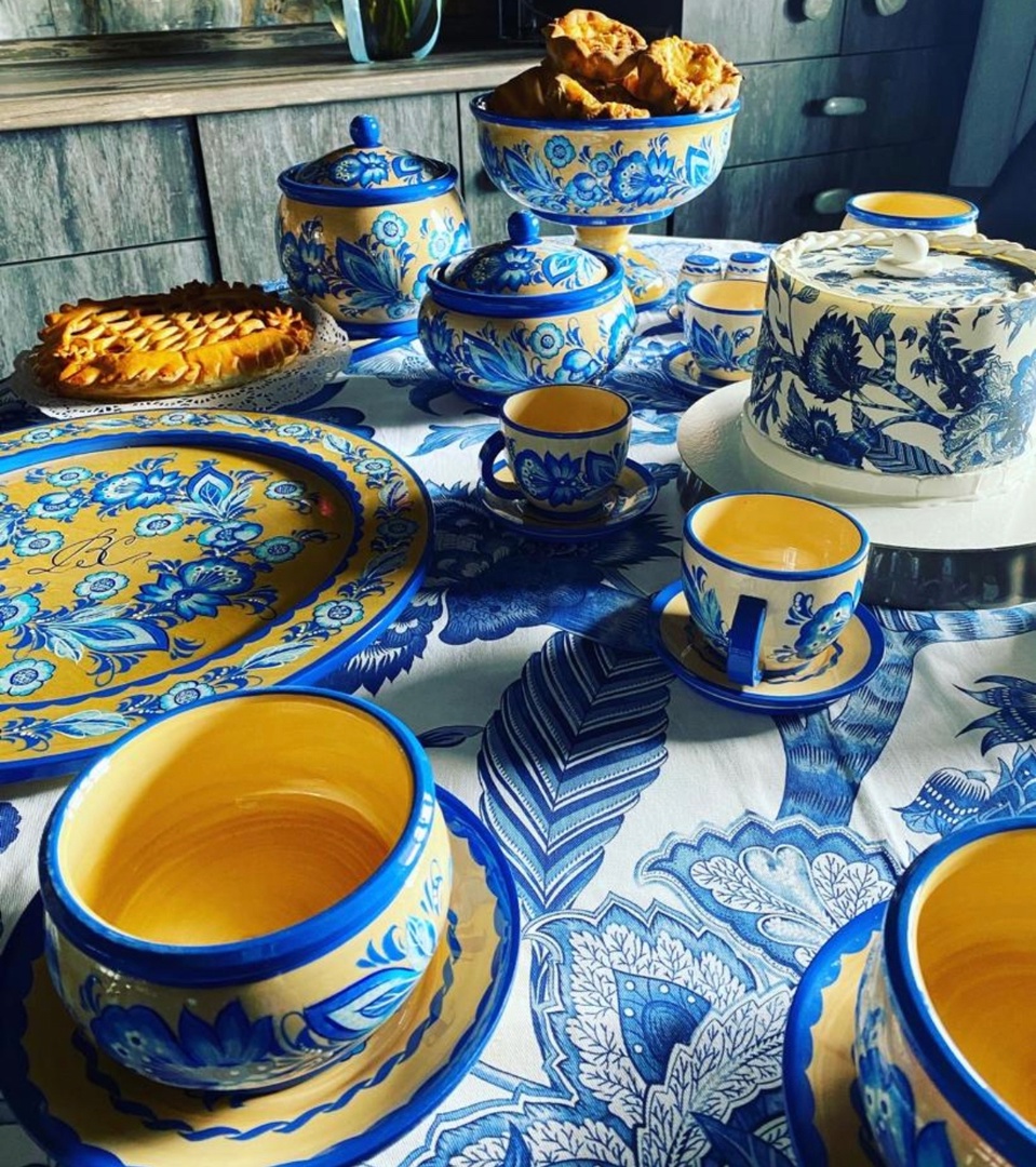 Мануфактура народных промыслов из нашего региона участвует в Russian Creative Awards – единственной в мире премии, охватывающей все креативные отрасли. Среди претендентов на победу IT-специалисты, дизайнеры, музыкант и урбанисты. Номинаций больше 10. А конкурсантов – тысячи. Чем могут удивить именно «Владимиро-Суздальские узоры»?