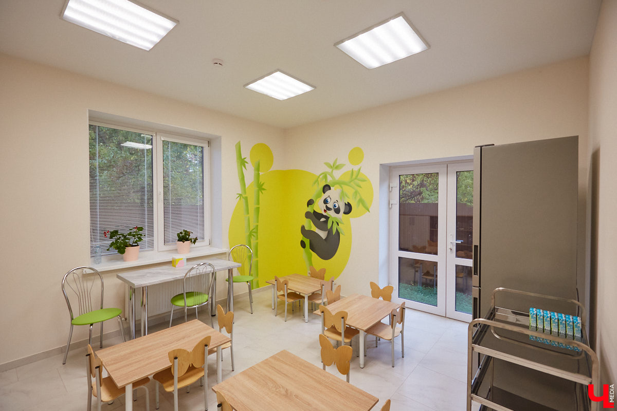 22 октября во Владимире состоится день открытых дверей в новом частном детском саду «Панда», который находится на огороженной территории двухэтажного коттеджа. Посетить это мероприятие стоит хотя бы потому, что всегда лучше один раз увидеть, чем сто раз услышать! Ну а пока мы, воспользовавшись радушием заведующей частным садом, в числе первых заглянули к ним на экскурсию.