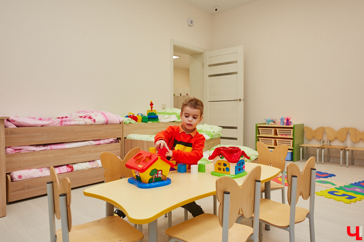 22 октября во Владимире состоится день открытых дверей в новом частном детском саду «Панда», который находится на огороженной территории двухэтажного коттеджа. Посетить это мероприятие стоит хотя бы потому, что всегда лучше один раз увидеть, чем сто раз услышать! Ну а пока мы, воспользовавшись радушием заведующей частным садом, в числе первых заглянули к ним на экскурсию.