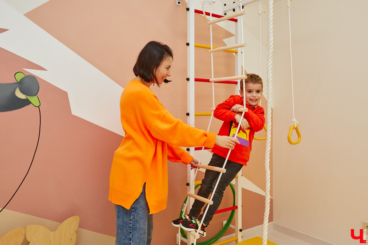 22 октября во Владимире состоится день открытых дверей в новом частном детском саду «Панда», который находится на огороженной территории двухэтажного коттеджа. Посетить это мероприятие стоит хотя бы потому, что всегда лучше один раз увидеть, чем сто раз услышать! Ну а пока мы, воспользовавшись радушием заведующей частным садом, в числе первых заглянули к ним на экскурсию.