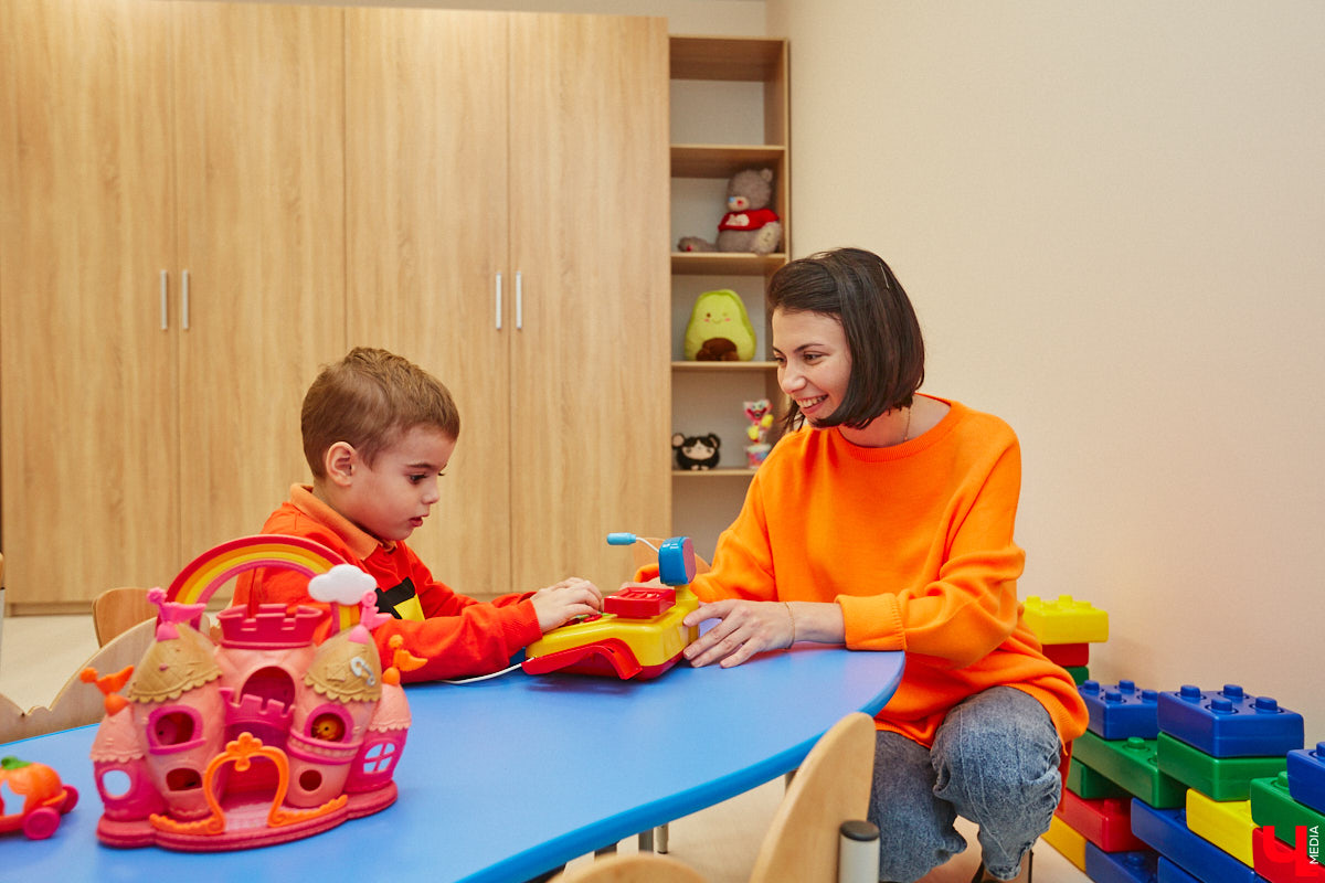 22 октября во Владимире состоится день открытых дверей в новом частном детском саду «Панда», который находится на огороженной территории двухэтажного коттеджа. Посетить это мероприятие стоит хотя бы потому, что всегда лучше один раз увидеть, чем сто раз услышать! Ну а пока мы, воспользовавшись радушием заведующей частным садом, в числе первых заглянули к ним на экскурсию.