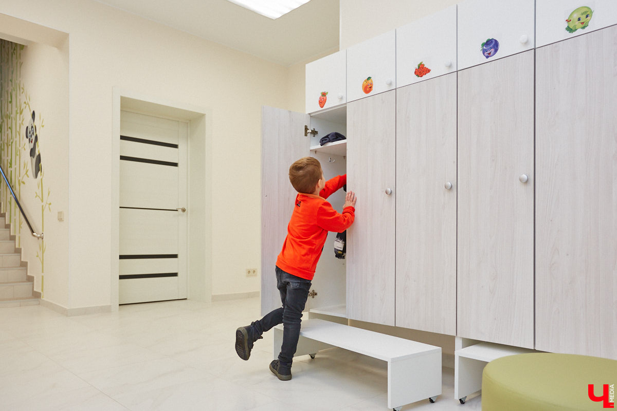 22 октября во Владимире состоится день открытых дверей в новом частном детском саду «Панда», который находится на огороженной территории двухэтажного коттеджа. Посетить это мероприятие стоит хотя бы потому, что всегда лучше один раз увидеть, чем сто раз услышать! Ну а пока мы, воспользовавшись радушием заведующей частным садом, в числе первых заглянули к ним на экскурсию.