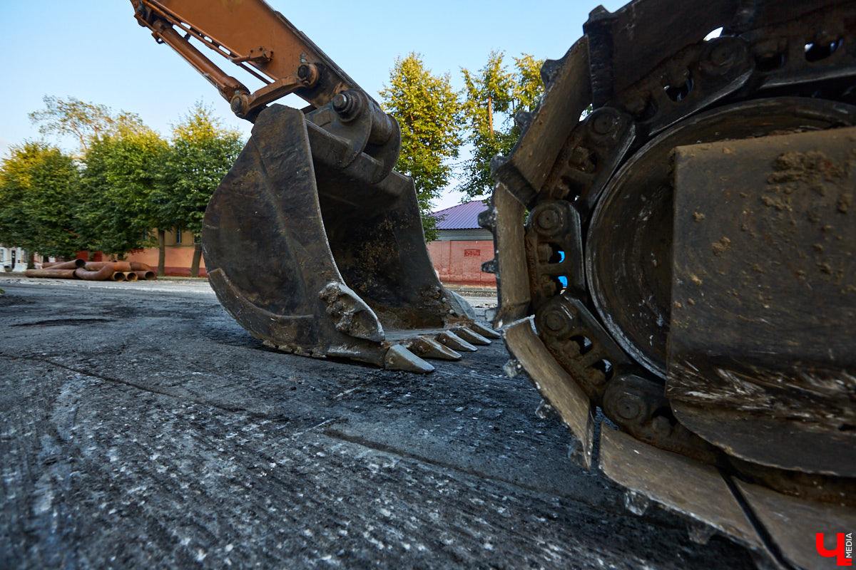 Жители Владимира смогут воспользоваться первой частью дублера Южного обхода областного центра уже на этой неделе. Дорогу откроют 14 октября, в пятницу. Пока же есть возможность полюбоваться развязкой на фото, сделанных с коптера. 