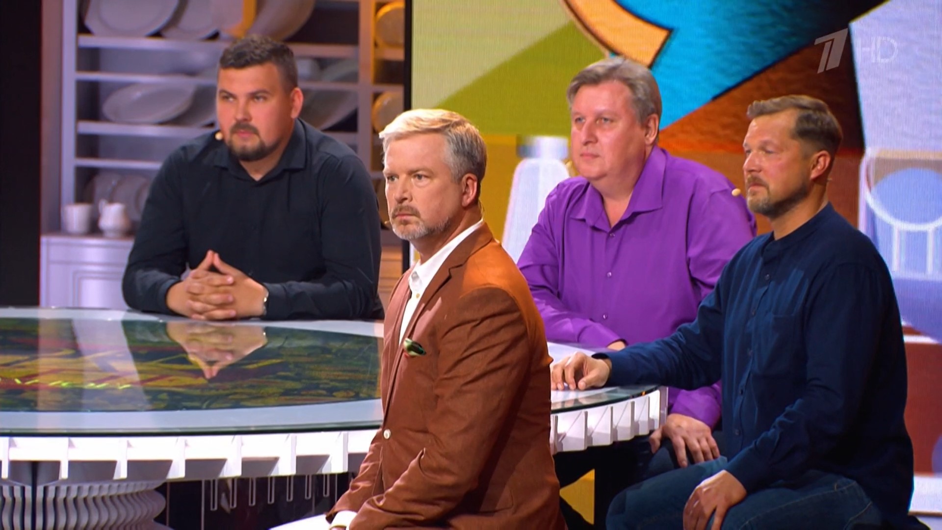 Сразу несколько региональных коллективов стали участниками нашумевших и только-только обретающих популярность шоу «Поле чудес» и «Поем на кухне всей страной». Все подробности – в нашей статье. При ее прочтении подпевать героям категорически разрешается.