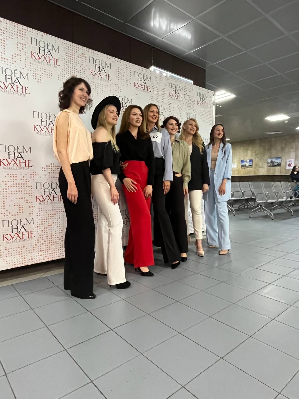 Сразу несколько региональных коллективов стали участниками нашумевших и только-только обретающих популярность шоу «Поле чудес» и «Поем на кухне всей страной». Все подробности – в нашей статье. При ее прочтении подпевать героям категорически разрешается.