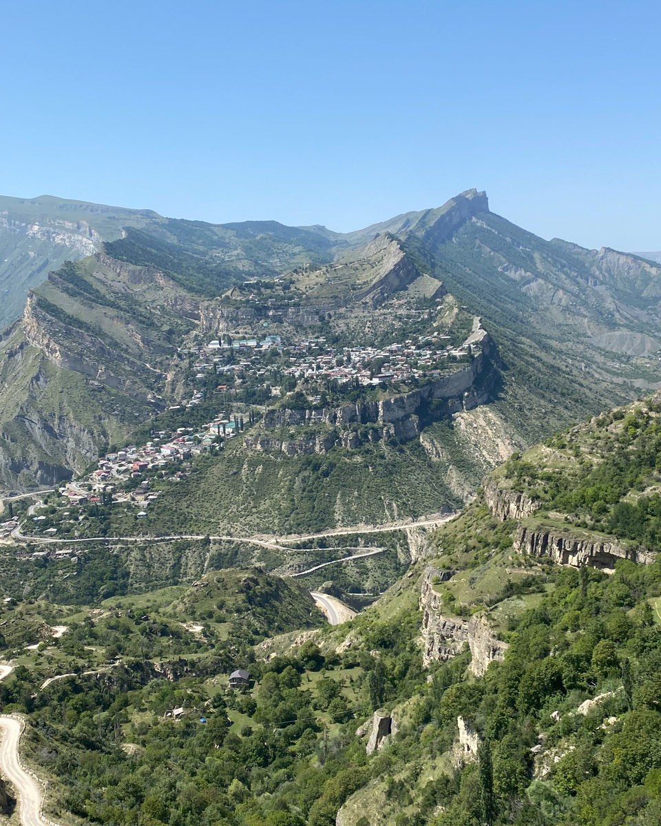 Владимирец Антон Щедрин не просто рассказал «Ключ-Медиа» о своих кавказских каникулах, но и порекомендовал места, которые стоит посетить в первую очередь, если времени в обрез.