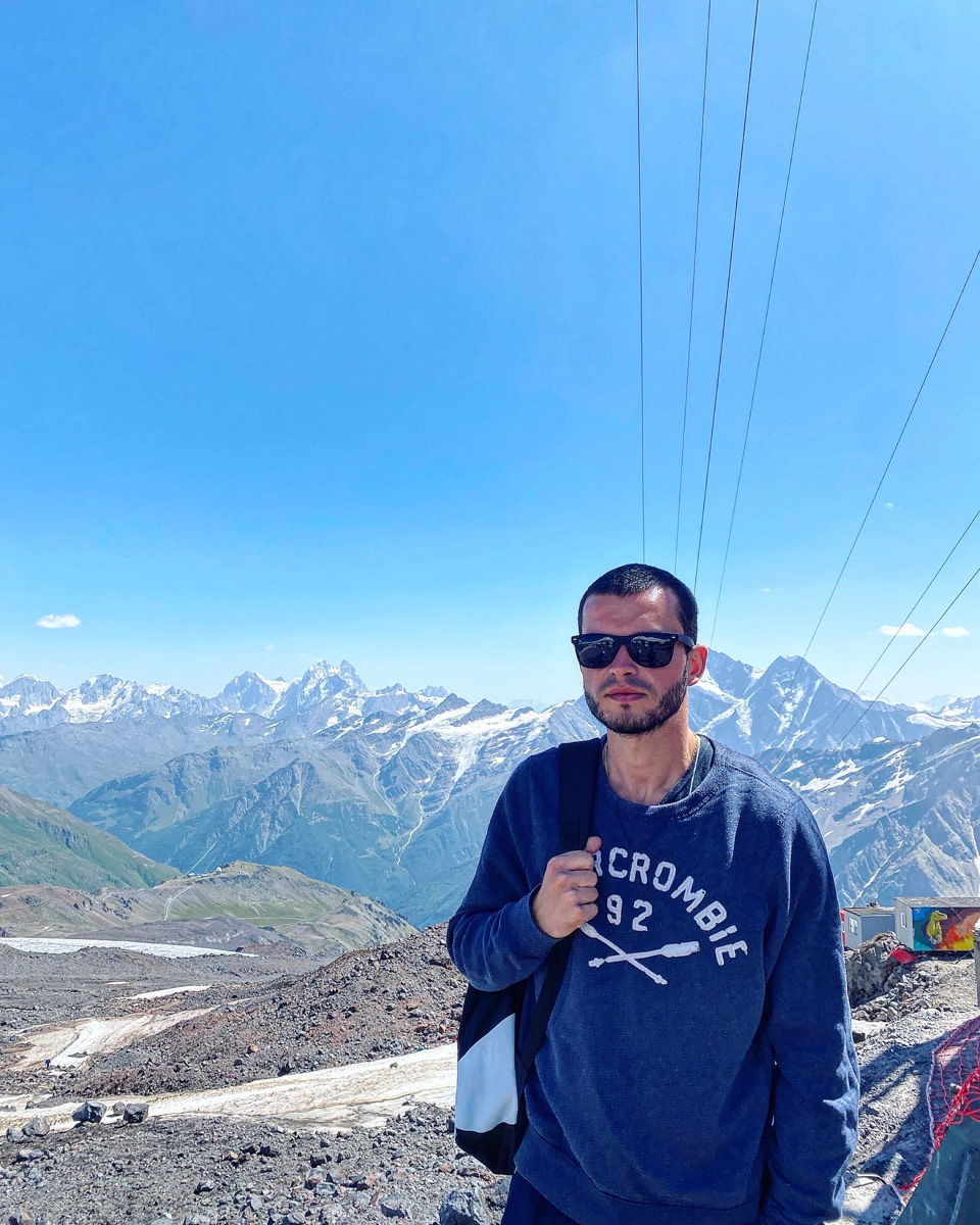 Владимирец Антон Щедрин не просто рассказал «Ключ-Медиа» о своих кавказских каникулах, но и порекомендовал места, которые стоит посетить в первую очередь, если времени в обрез.