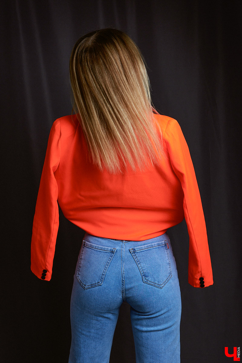 Модель Оксана Лебедева не скрывает: она любит создавать дерзкие образы, чтобы всегда быть в центре всеобщего внимания. И удается ей это блестяще с помощью… Впрочем, вы всё сами узнаете из статьи.