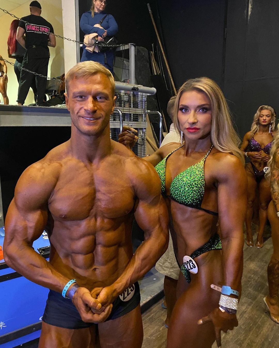 Владимирцы отличились на открытом чемпионате Москвы по бодибилдингу. С медалями в родной город вернулись Руслан Шестопёрстов и Юлия Куракина. Что интересно, это тренер и его ученица.