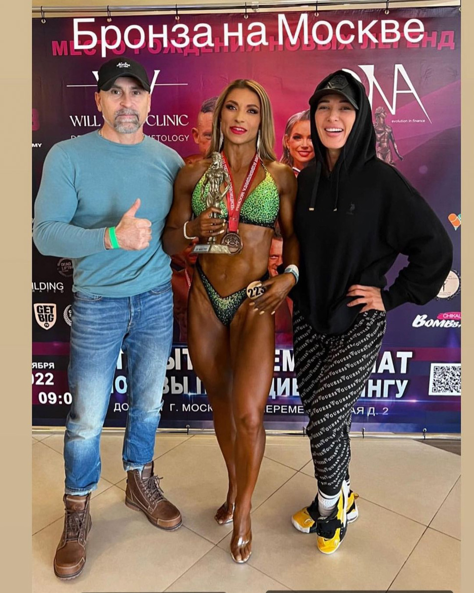Владимирцы отличились на открытом чемпионате Москвы по бодибилдингу. С медалями в родной город вернулись Руслан Шестопёрстов и Юлия Куракина. Что интересно, это тренер и его ученица.