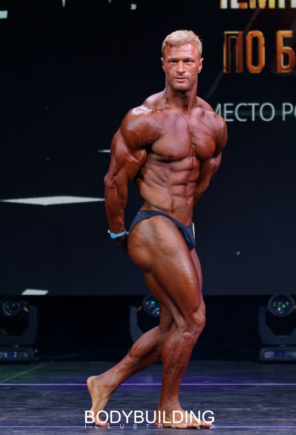 Владимирцы отличились на открытом чемпионате Москвы по бодибилдингу. С медалями в родной город вернулись Руслан Шестопёрстов и Юлия Куракина. Что интересно, это тренер и его ученица.