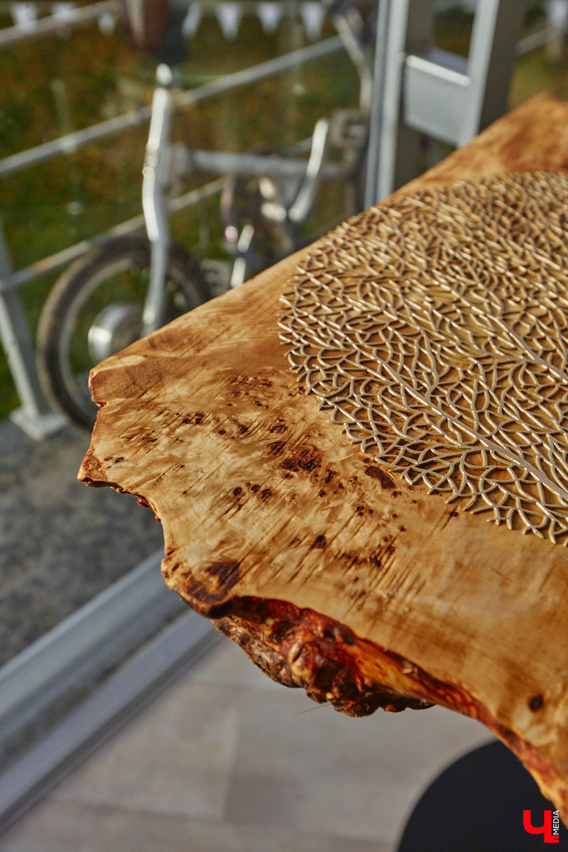 Продолжаем нашу традиционную рубрику «Я тут живу» уникальным домом-сферой, где главные его жители – велосипеды. Вы еще в таких не бывали? Съемочная команда «Ключ-Медиа» уже заглянула внутрь необычного купола и готова вам все рассказать и показать!