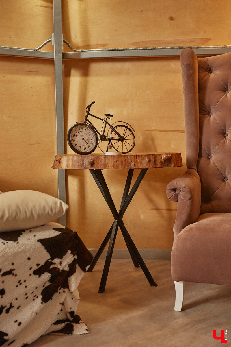 Продолжаем нашу традиционную рубрику «Я тут живу» уникальным домом-сферой, где главные его жители – велосипеды. Вы еще в таких не бывали? Съемочная команда «Ключ-Медиа» уже заглянула внутрь необычного купола и готова вам все рассказать и показать!