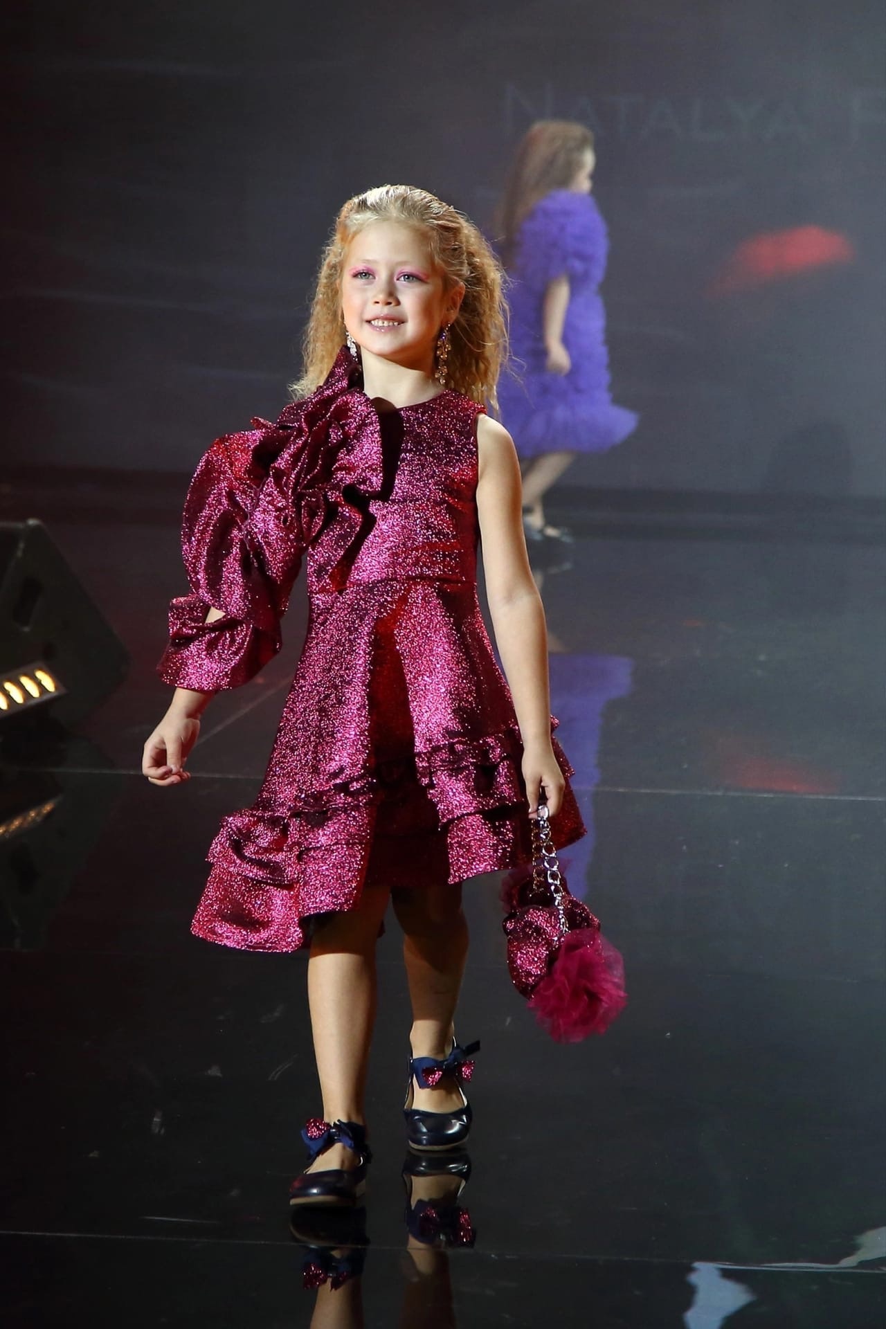 В начале октября в столичном «ГлавКлубе» состоялось масштабное в мире моды мероприятие – Moscow fashion fair. На нем презентовала свою новую коллекцию Juicy flower владимирский дизайнер Наталья Рязанова.