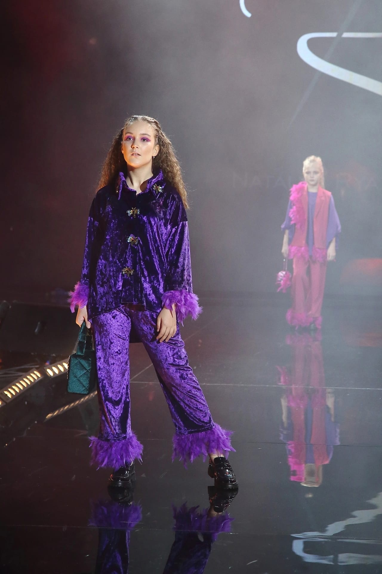 В начале октября в столичном «ГлавКлубе» состоялось масштабное в мире моды мероприятие – Moscow fashion fair. На нем презентовала свою новую коллекцию Juicy flower владимирский дизайнер Наталья Рязанова.