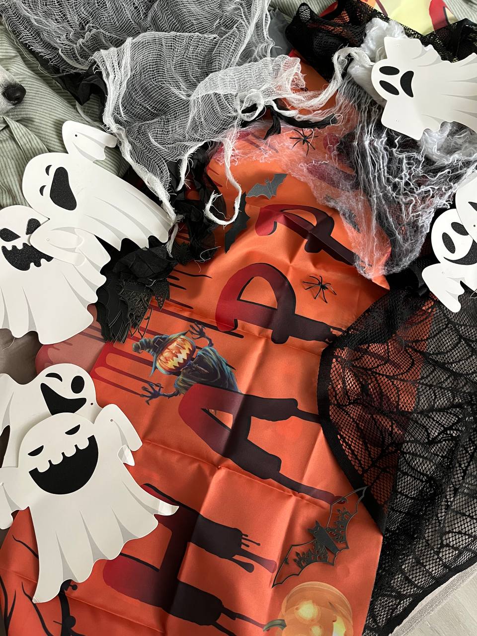 Помните, когда состоялась первая корги-туса во Владимире? Практически год назад! Дебютный костюмированный ивент Татьяны Ванькиной был приурочен ко Дню Всех Святых. И к грядущему Хэллоуину организатор подготовилась. Праздник обещает быть более масштабным, чем все предыдущие! Развлечения для человеков тоже запланированы, поэтому ныряйте в текст и соответственно программе мероприятия корректируйте свои планы на 30 октября.