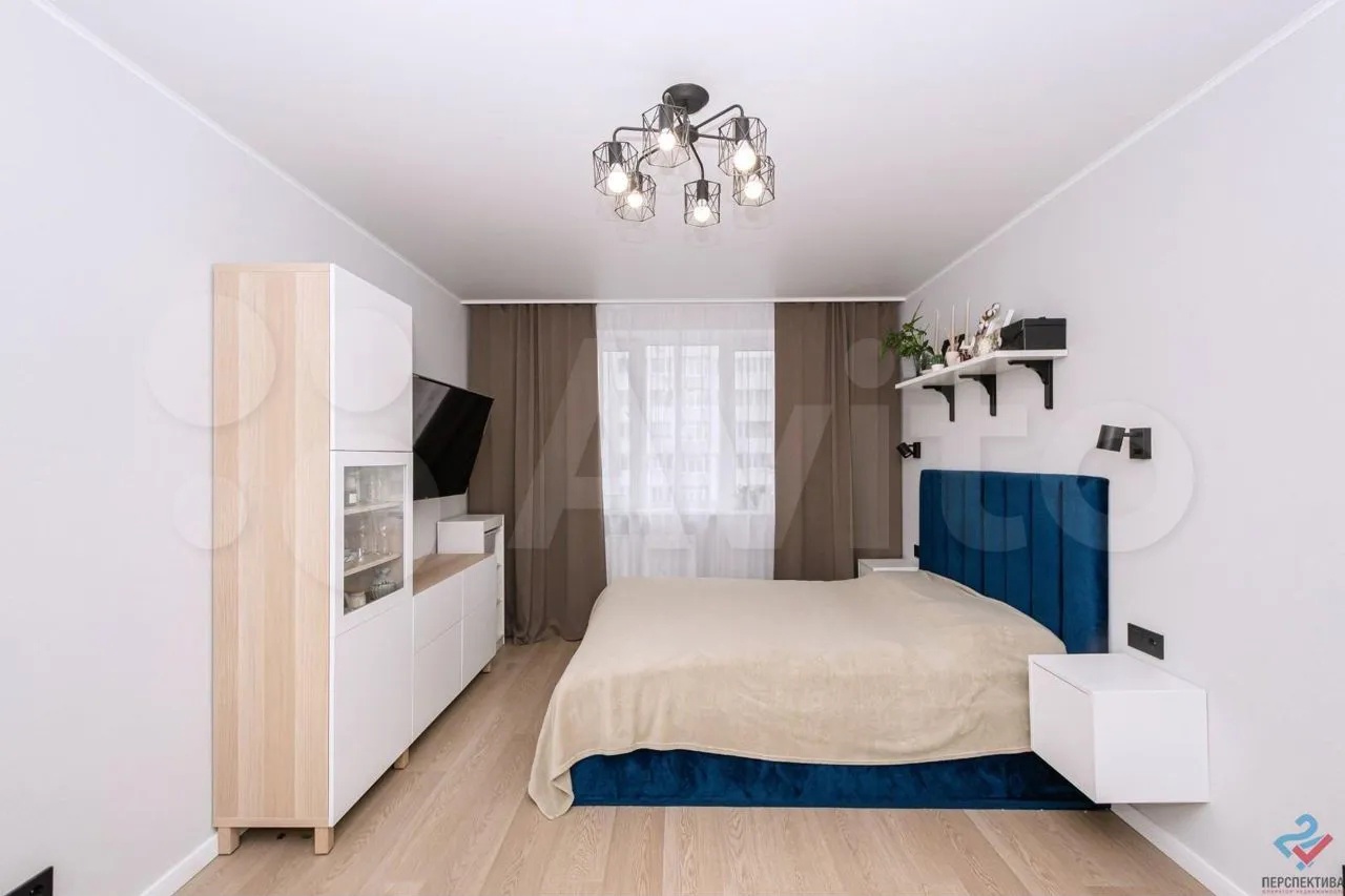 Если вы давно задумываетесь о смене жилья, но ремонтом заниматься не хотите, вот вам небольшая подборка из вполне симпатичных вариантов недвижимости, которую предлагают на продажу в нашем городе.