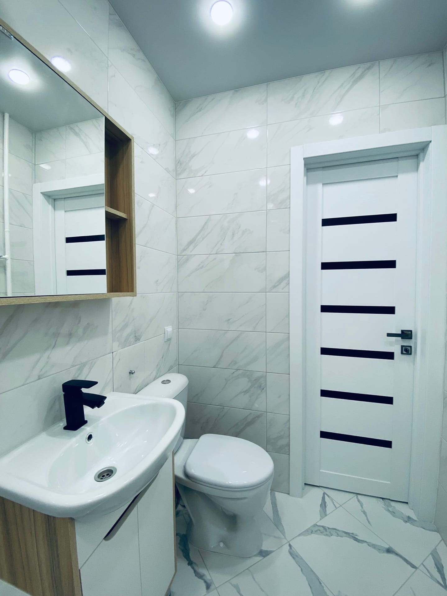 Если вы давно задумываетесь о смене жилья, но ремонтом заниматься не хотите, вот вам небольшая подборка из вполне симпатичных вариантов недвижимости, которую предлагают на продажу в нашем городе.