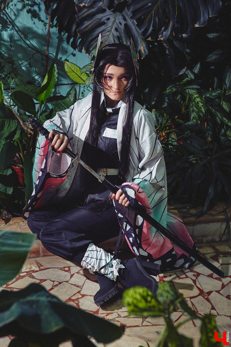 Сегодня она охотница на демонов, а уже завтра – богиня литературы. Перевоплощаться в различные образы владимирская косплеерша Евгения Якушко стала не так давно, но уже ассоциирует себя с каждым выбранным персонажем. Предлагаем вам познакомиться с этой невероятной троицей поближе.