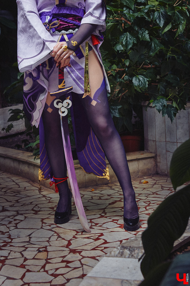 Сегодня она охотница на демонов, а уже завтра – богиня литературы. Перевоплощаться в различные образы владимирская косплеерша Евгения Якушко стала не так давно, но уже ассоциирует себя с каждым выбранным персонажем. Предлагаем вам познакомиться с этой невероятной троицей поближе.