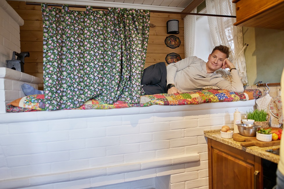 Популярный телеведущий и ресторатор Александр Белькович приезжал в 33-й регион, но не просто так. Владимир и Суздаль стали героями нового выпуска кулинарного тревел-шоу на СТС, которое он ведет. Чем удивляли медийного шеф-повара в наших краях и что запомнилось ему больше всего?