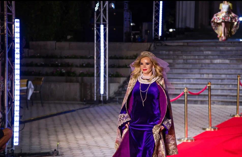 В Крыму прошел Международный конкурс красоты и материнства Mrs. Planet Eurasia. Участие в нем в числе прочих приняли и две прекрасные дамы из Владимира и Коврова: Христина Воеводина и Вероника Малыгина. Вернулись домой они уже с громкими титулами!