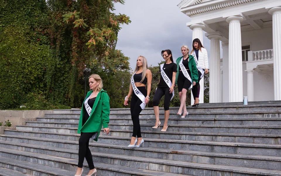 В Крыму прошел Международный конкурс красоты и материнства Mrs. Planet Eurasia. Участие в нем в числе прочих приняли и две прекрасные дамы из Владимира и Коврова: Христина Воеводина и Вероника Малыгина. Вернулись домой они уже с громкими титулами!