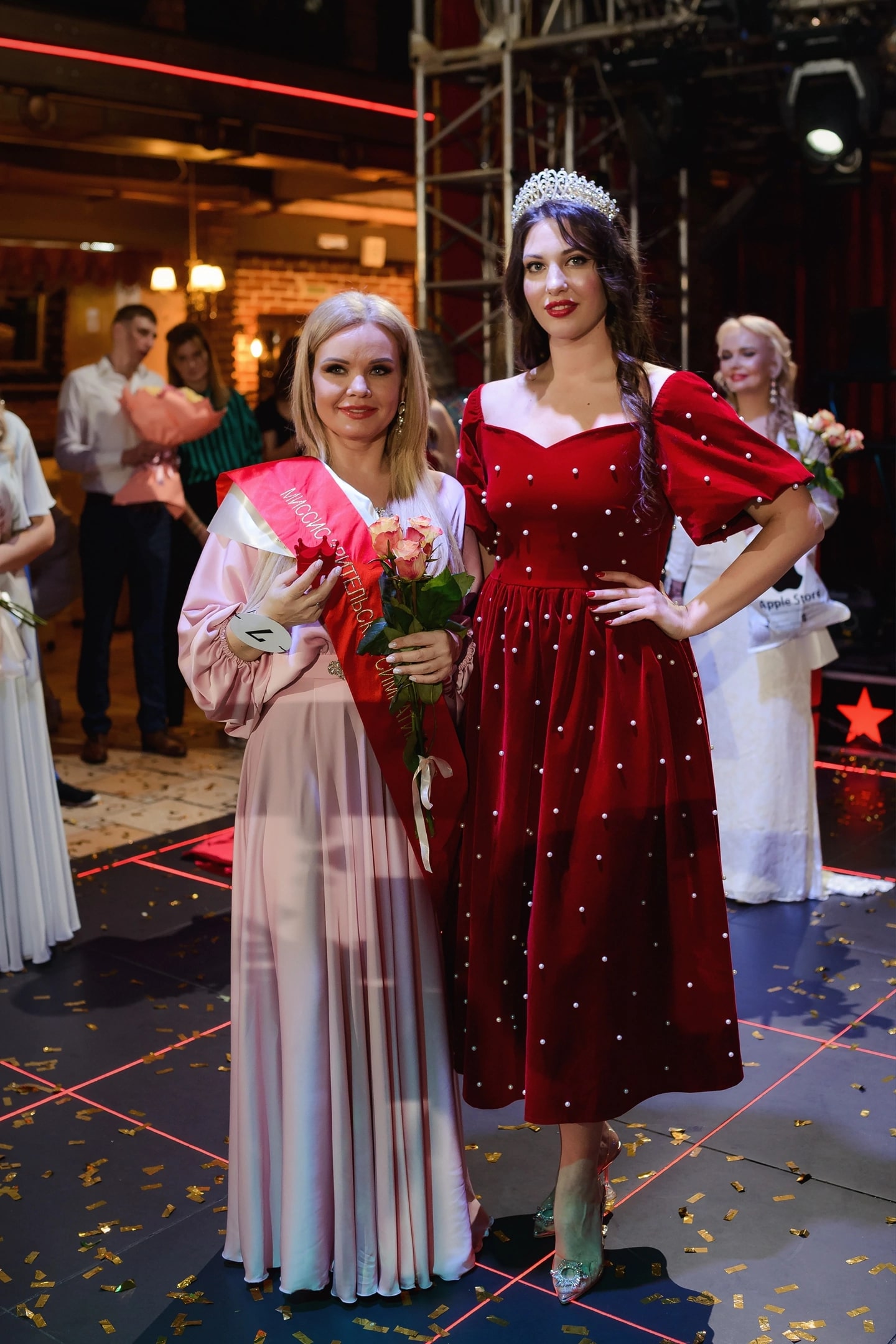 В Крыму прошел Международный конкурс красоты и материнства Mrs. Planet Eurasia. Участие в нем в числе прочих приняли и две прекрасные дамы из Владимира и Коврова: Христина Воеводина и Вероника Малыгина. Вернулись домой они уже с громкими титулами!