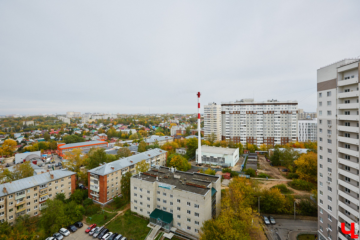 О прелестях областного центра можно с удовольствием рассуждать, попивая кофе на одной из его главных улиц, или громко заявить на всю страну. Как, спросите вы? Всё просто: Владимир снова участвует в национальной гонке за звание самого узнаваемого, привлекательного и символичного города России. Кстати, прямо сейчас он на десятой строчке рейтинга. Но мы можем поднять его еще выше!