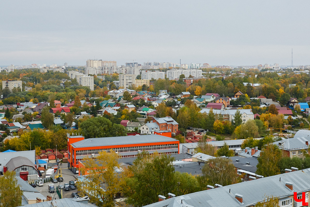 О прелестях областного центра можно с удовольствием рассуждать, попивая кофе на одной из его главных улиц, или громко заявить на всю страну. Как, спросите вы? Всё просто: Владимир снова участвует в национальной гонке за звание самого узнаваемого, привлекательного и символичного города России. Кстати, прямо сейчас он на десятой строчке рейтинга. Но мы можем поднять его еще выше!