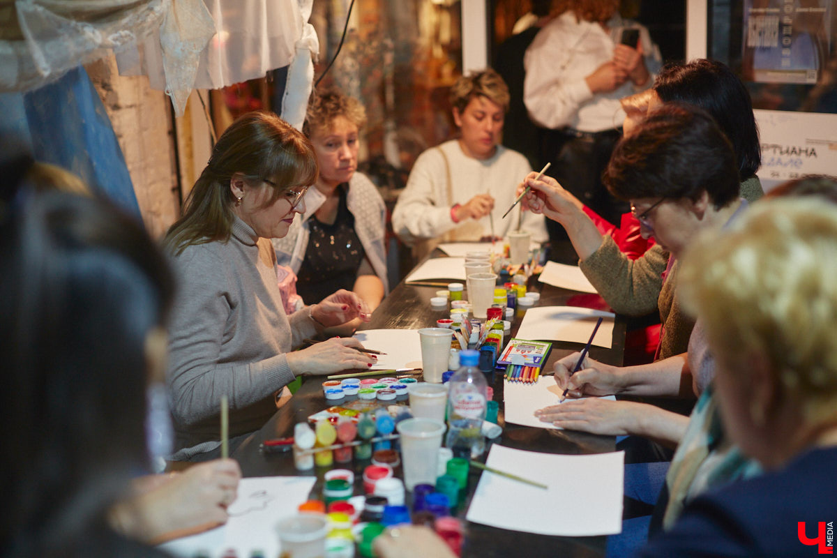 Владимирские врачи поддержали всемирную акцию в защиту женского здоровья «Розовый октябрь», объединив актуальные вопросы медицины, современное искусство и арт-терапию.