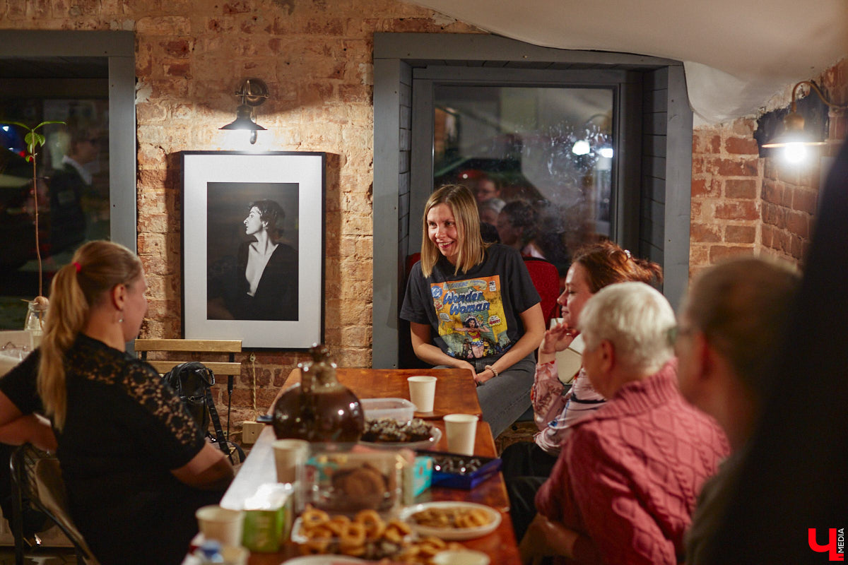 Владимирские врачи поддержали всемирную акцию в защиту женского здоровья «Розовый октябрь», объединив актуальные вопросы медицины, современное искусство и арт-терапию.