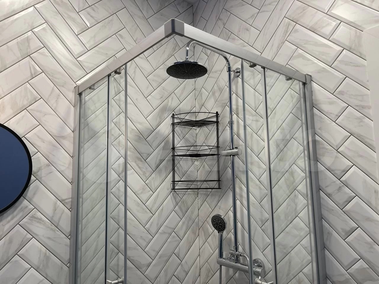 Сегодня мы вам покажем самые стильные квартиры, которые на данный момент сдают посуточно во Владимире. Все три объекта расположены в историческом центре. В свое время их владельцы сделали там современный ремонт, превратив стандартное жилье в «конфетку».