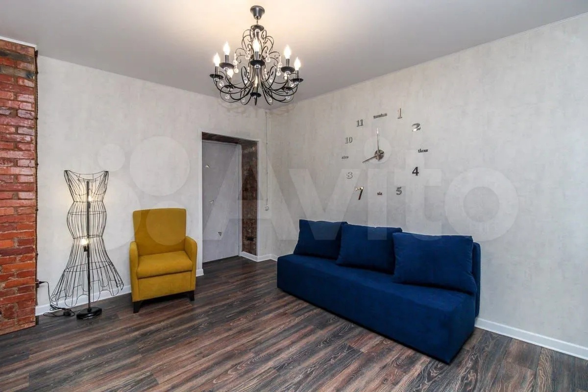 Сегодня мы вам покажем самые стильные квартиры, которые на данный момент сдают посуточно во Владимире. Все три объекта расположены в историческом центре. В свое время их владельцы сделали там современный ремонт, превратив стандартное жилье в «конфетку».